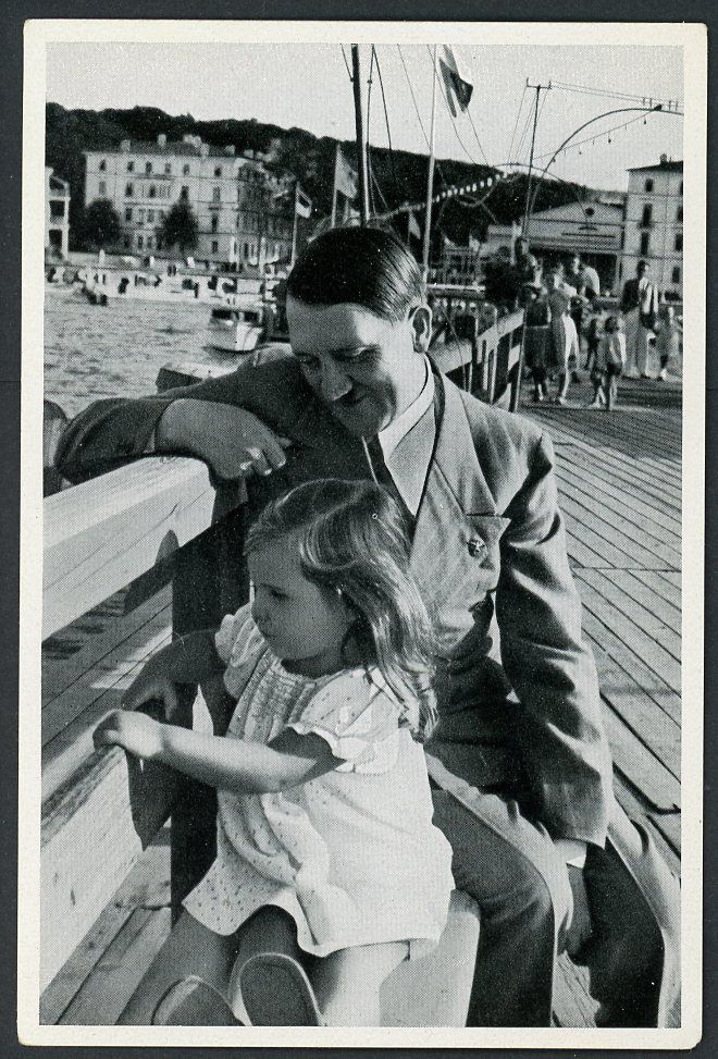 FACEBOOK AUCTION - German 3rd Reich Photo - Adolf H!tler And Baby Girl Helga Goebbels