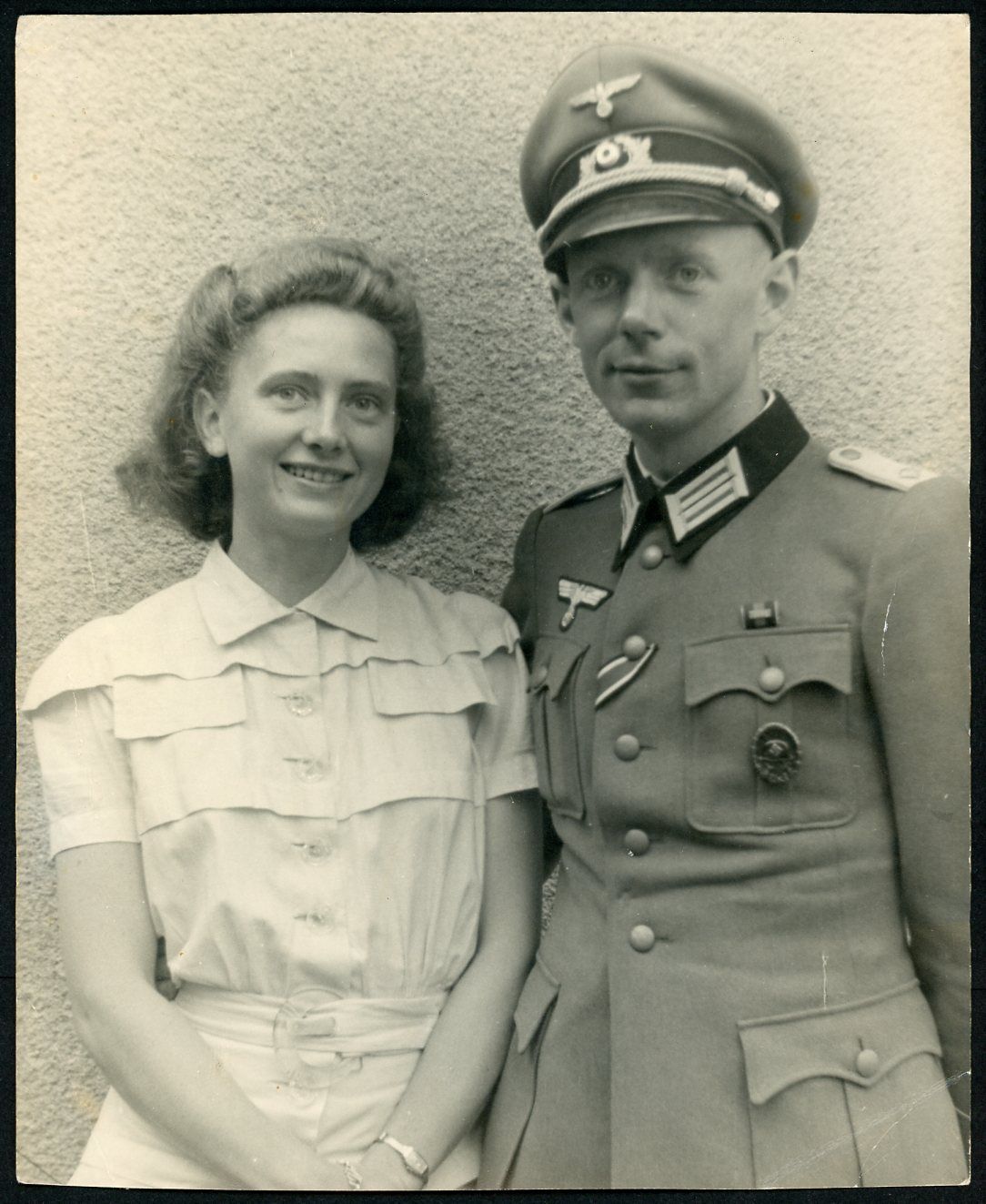 FACEBOOK AUCTION - Large Size German WW2 Photo - Wehrmacht Officer EK2 Ribbon, Wound Badge, Czech Ribbon Bar Prague Bar And His Fraulein In 1942