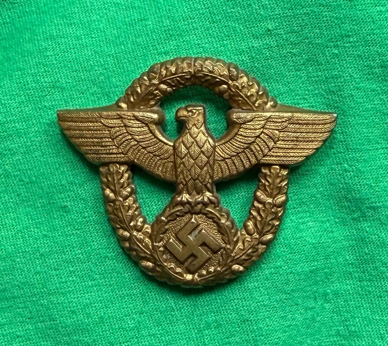 FACEBOOK AUCTION - German WW2 Water Police Visor Cap Eagle Badge, Gold, Maker FBL, Nice Piece! *