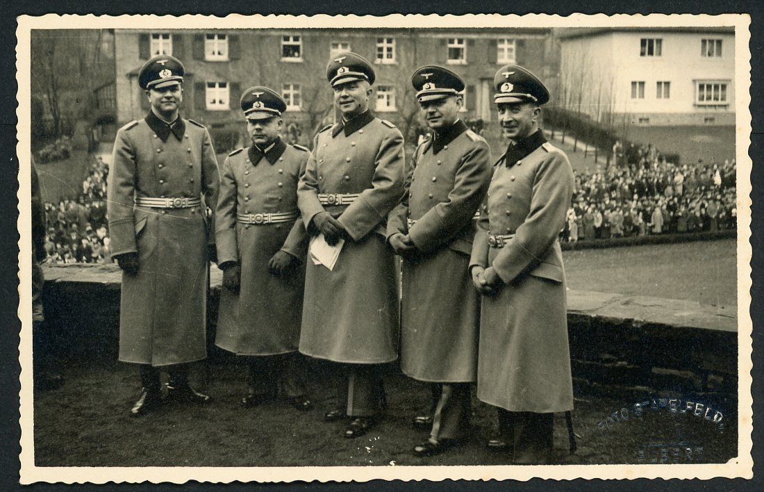 FACEBOOK AUCTION - German WW2 Photo - 5 Wehrmacht Officers In Visor Cap &amp; Brocade Belts Group Pose