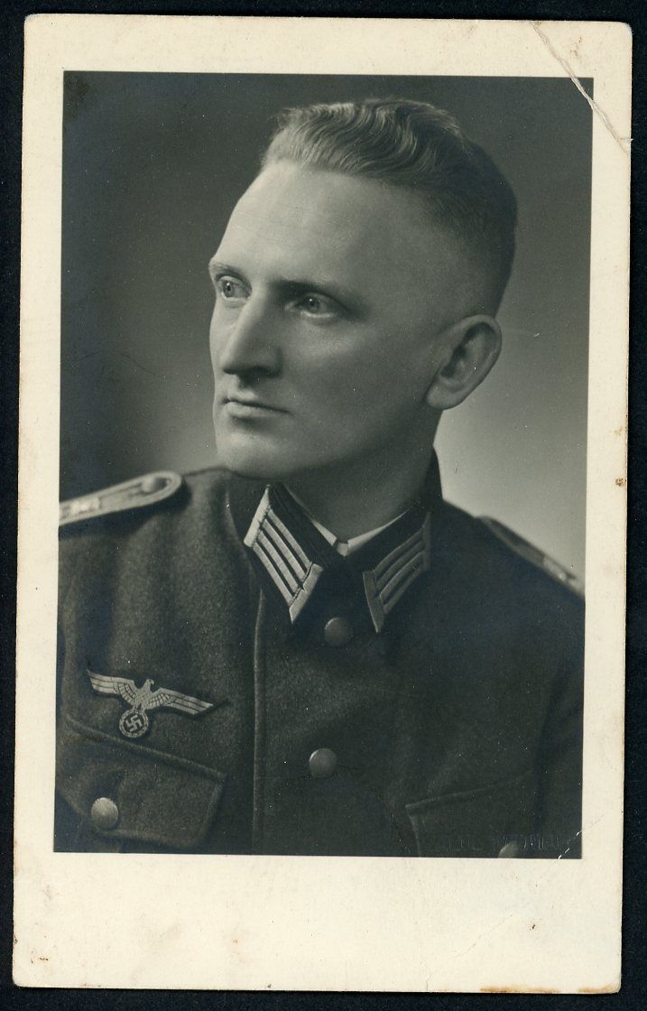 FACEBOOK AUCTION - German WW2 Portrait Photo - Wehrmacht Officer with Detailed Breast Eagle &amp; Collar Tabs View!