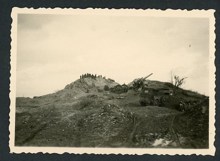 FACEBOOK AUCTION - German WW2 Photo - Wehrmacht Artillery Gun Hilltop Position