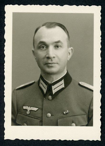 FACEBOOK AUCTION - German WW2 Portrait Photo - Wehrmacht Administrative Officer w/ Hindenburg Cross Ribbon Bar