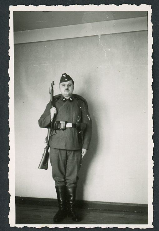 FACEBOOK AUCTION - German WW2 Photo - Plump Luftwaffe Soldier Going Off To War With Old Mauser Karabiner 98AZ Rifle and ill Fitting Uniform!!