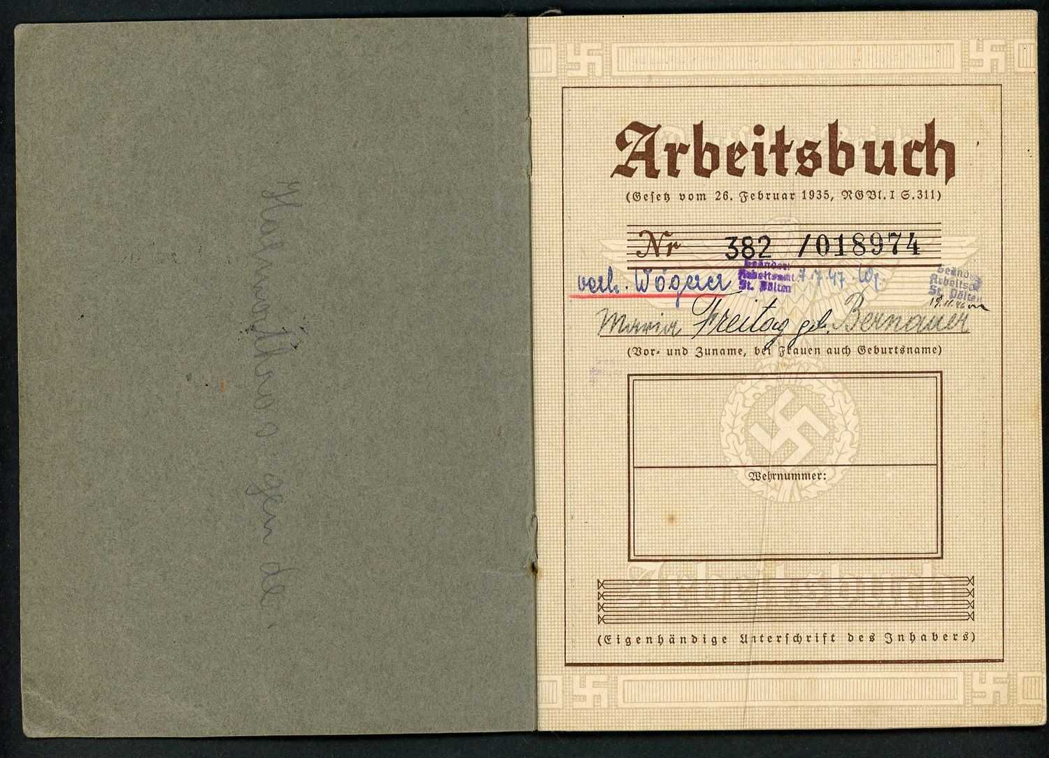 Z FACEBOOK AUCTION - German WW2 Arbeitsbuch, Maria Freitag, RAD Service, Worked In Toys, Entries through 1947