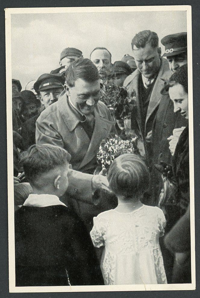FACEBOOK AUCTION - German Third Reich Photo -Adolf H!tler Smiles And Receives Flowers From Little Girl