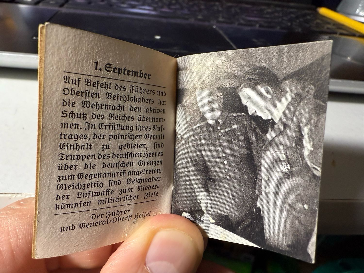 Adolf H!tler Mini Photo Booklet - Des Fuhrers Kampf Im Osten 2