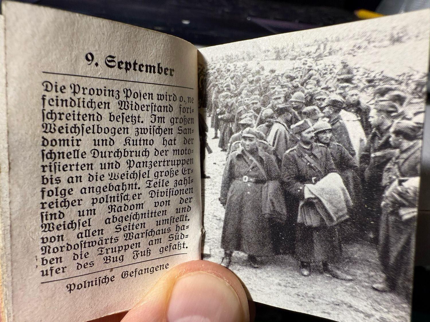 Adolf H!tler Mini Photo Booklet - Des Fuhrers Kampf Im Osten 2