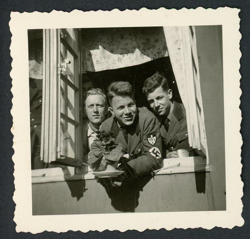 German Photo RAD Troopers w/ 191/4 Unit Patch and Swaz Armband