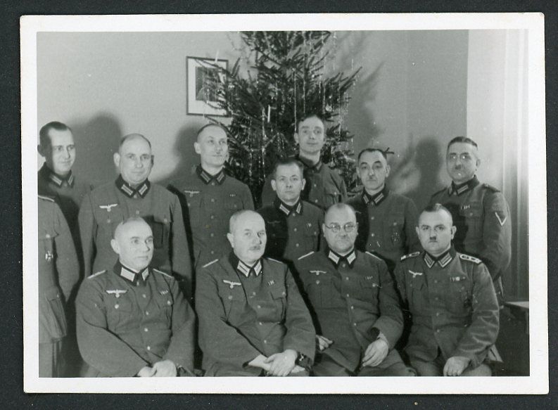 German WW2 Photo - Wehrmacht Officers, NCO and Enlisted Men Group Portrait With Christmas Tree