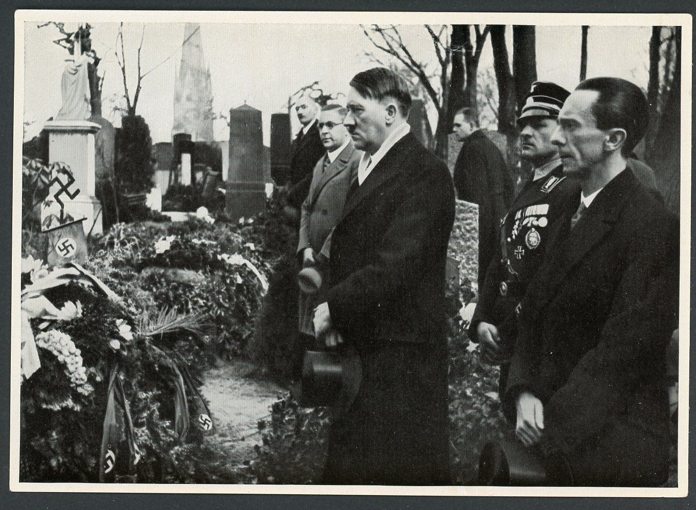German Third Reich Photo - Der Fuhrer + Josef Goebbels + Sepp Dietrich At Martyrs Graves in Berlin Cemetery