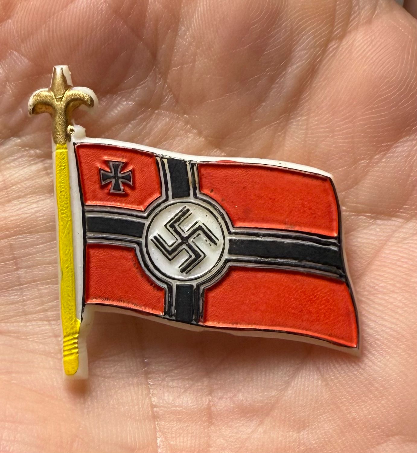 German WHW Kriegsmarine Warship Flag Pin Badge Full Color, Pin Intact !!!