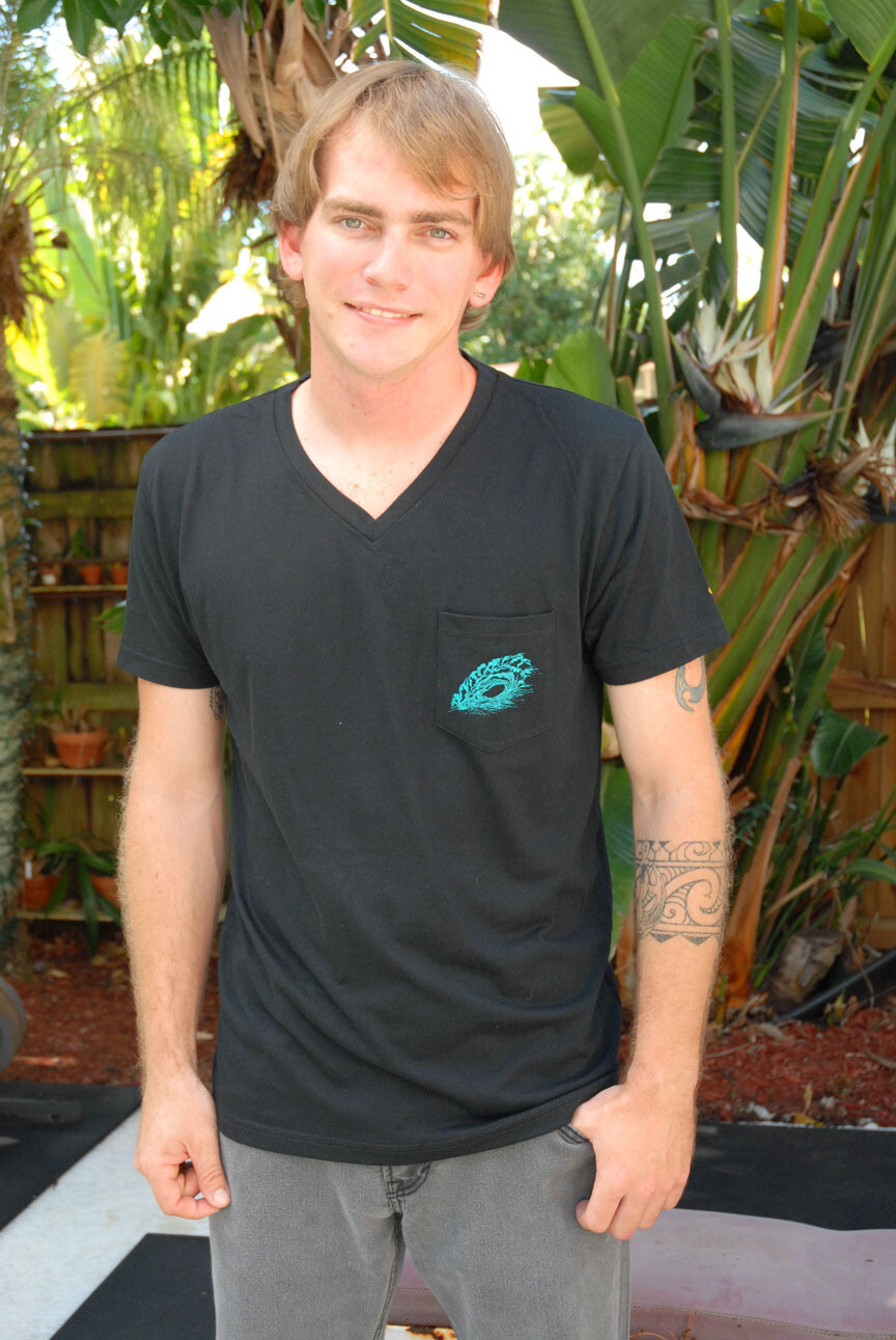 Men's black v neck wave art on pocket in turquoise, size: small