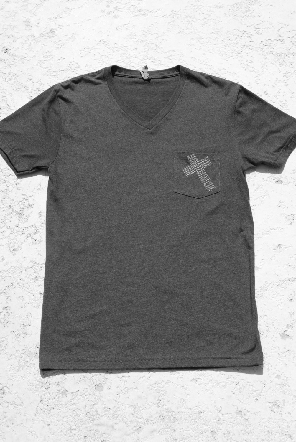 Men's t shirt v neck in dark grey with black cross art, size: xxlarge