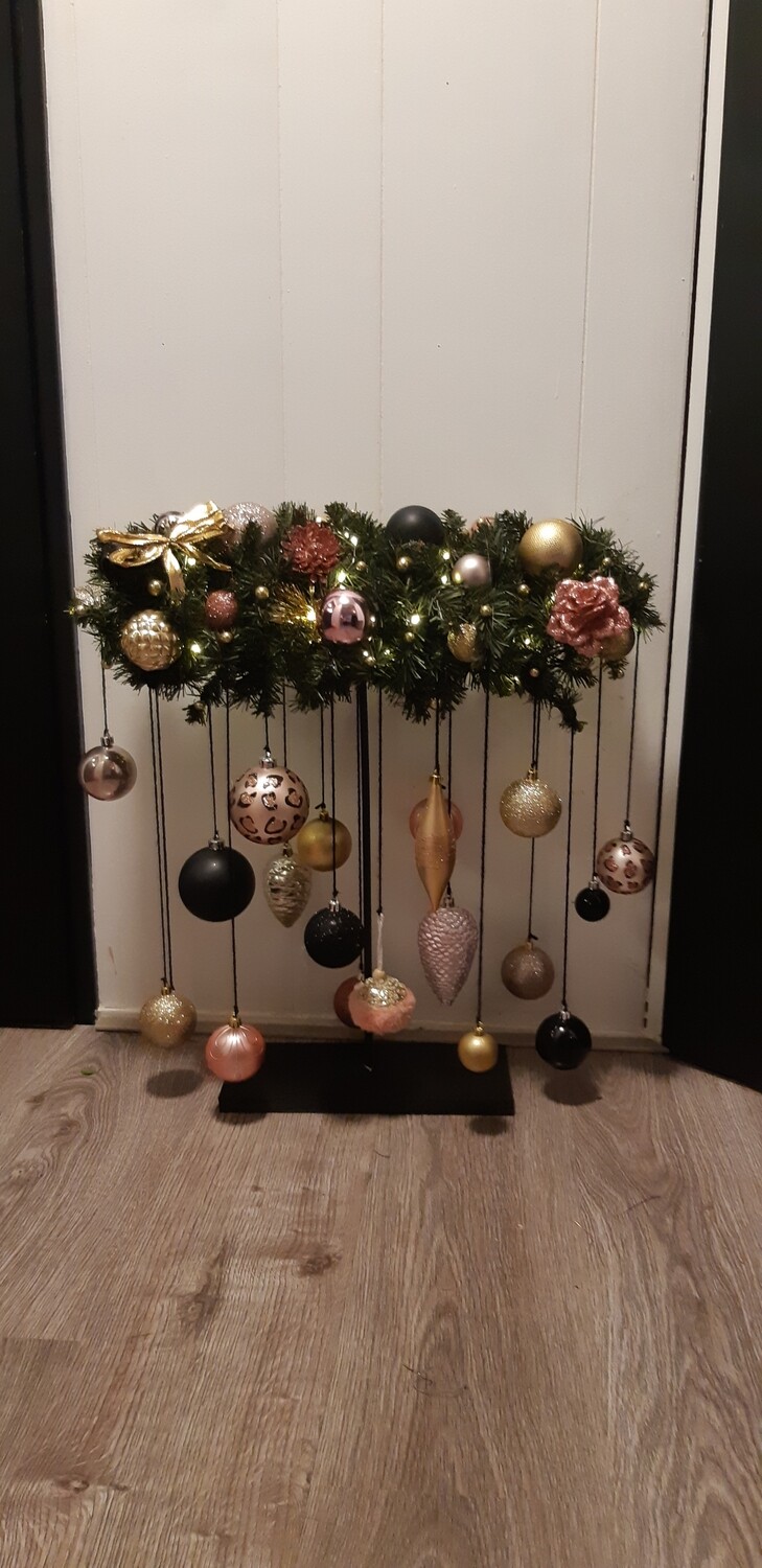 kerst stuk op voet roze - goud zwart