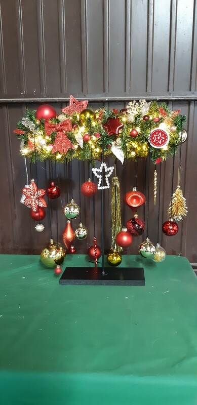Kerst stuk op voet rood - goud