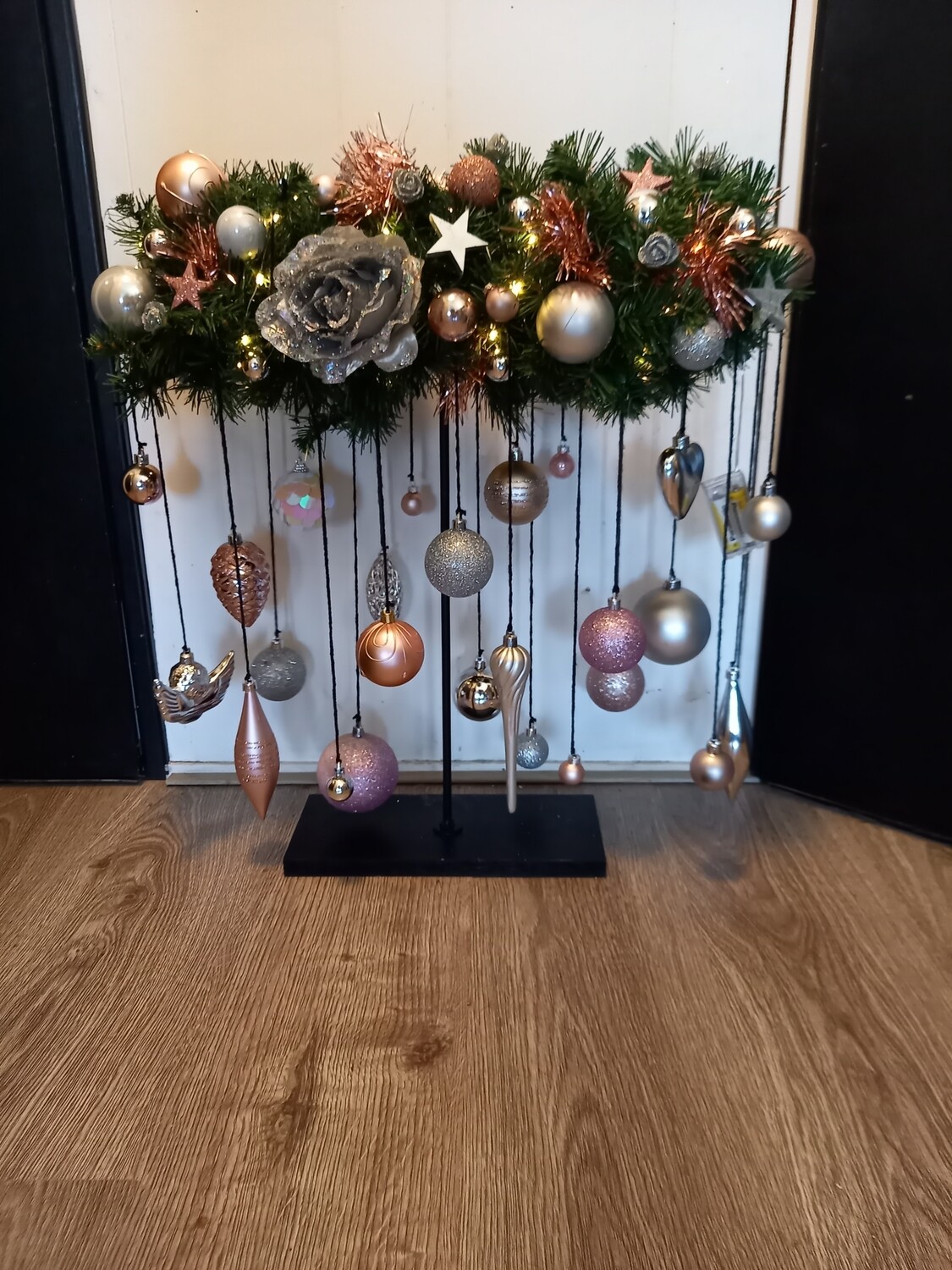 Kerst stuk op voet roze - zilver