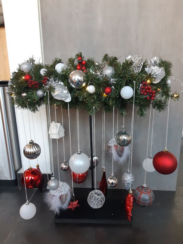 Kerst stuk op voet Rood - Wit