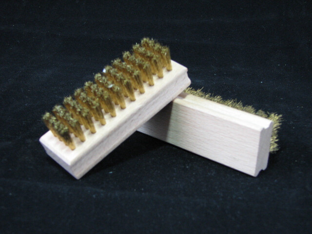 NuBuck/Suede Brass Wire Brush