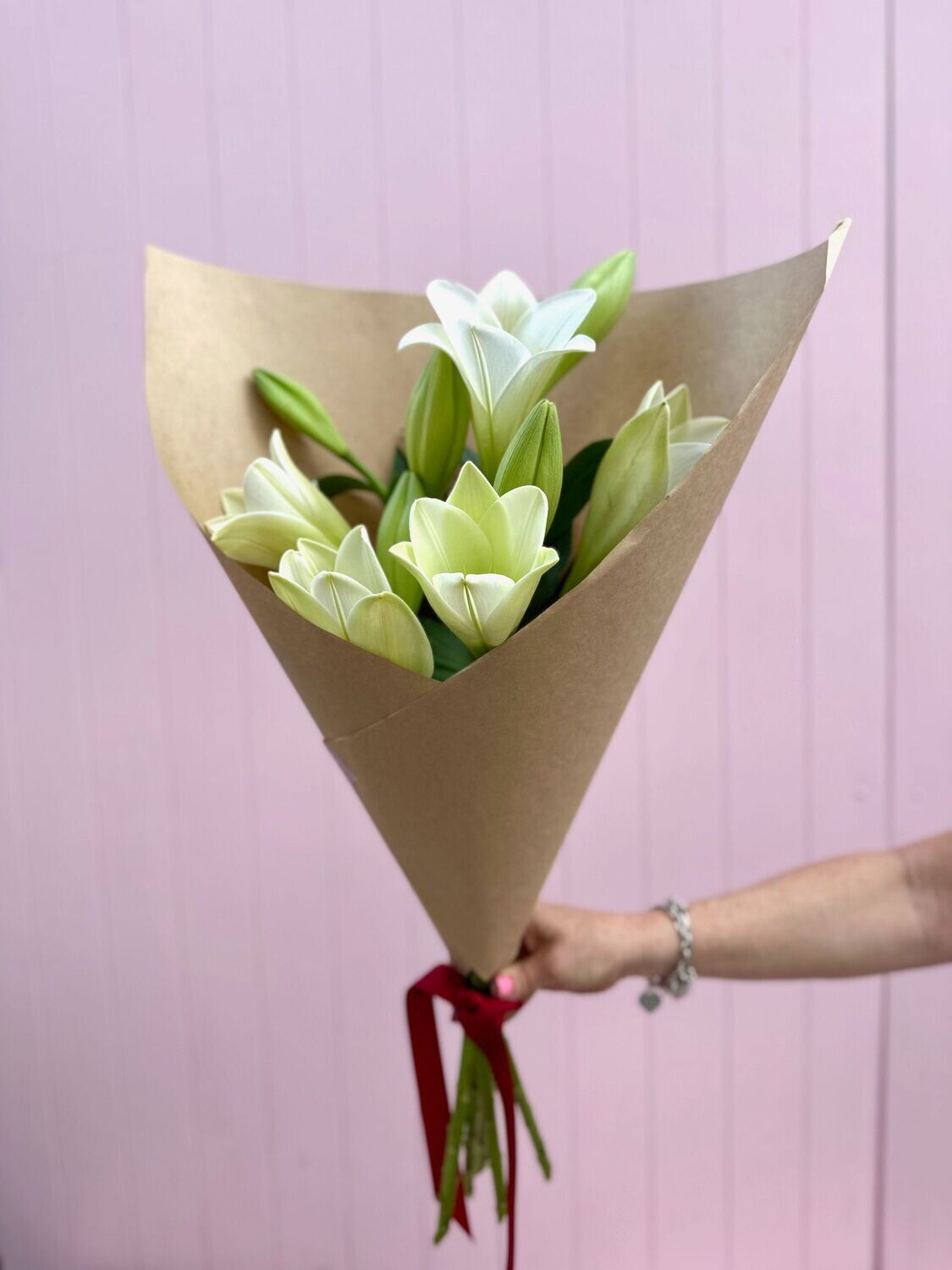 Christmas Lily's - 5 stems