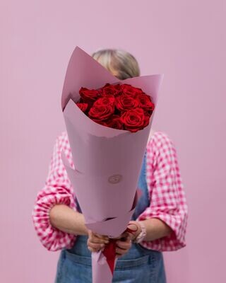 XOXOXO  12 Red Roses