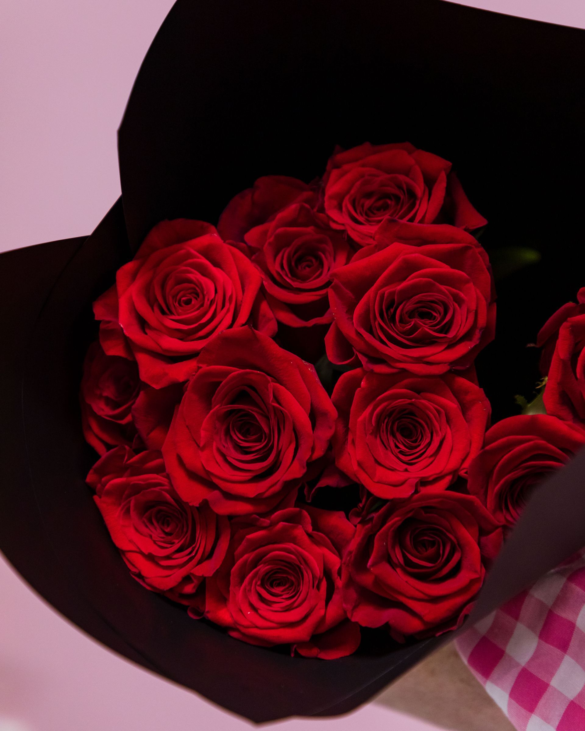 XOXOXO  12 Red Roses