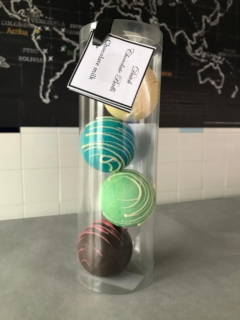 Dutch Chocolate Balls in Luxe cadeau verpakking van 4