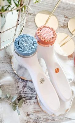 LumiSpa iO - Facial Cleansing Device