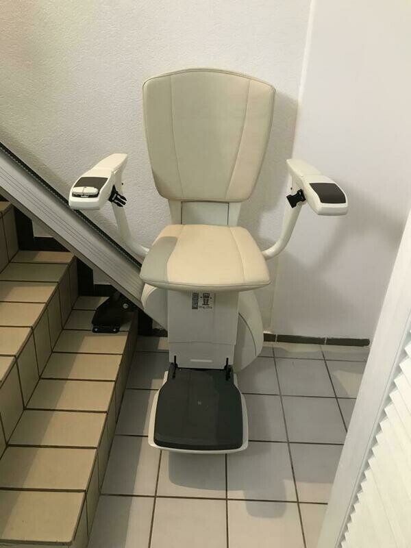 Treppenlift gebraucht (für gerade Treppen)