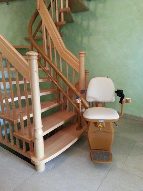 Hawle Treppenlift bis 150 kg - gebraucht