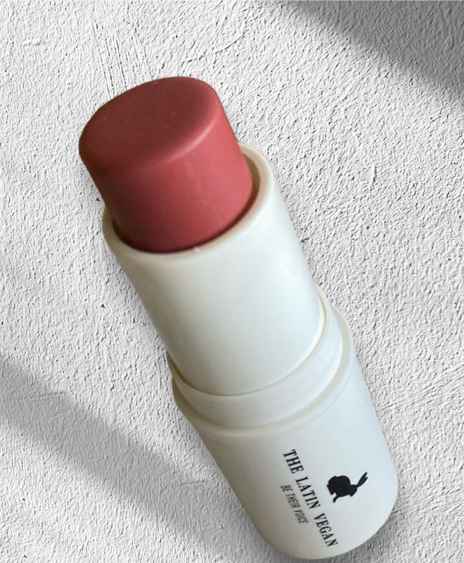Rose 3 In 1 Multifunction Vegan Stick : Cheeks , Lips And Eyes .