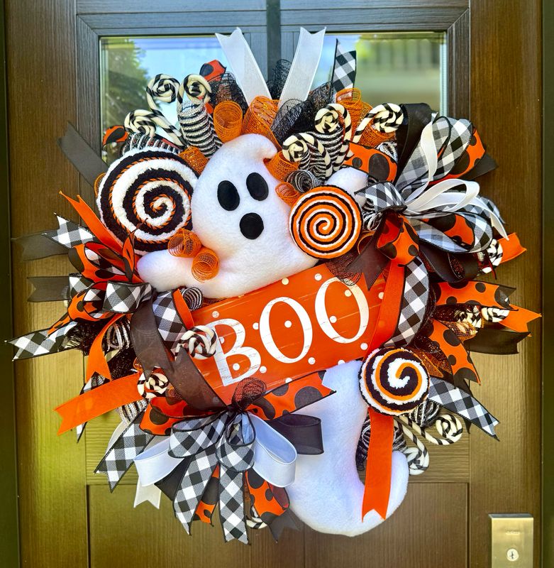 “Boo Ghost” Halloween wreath