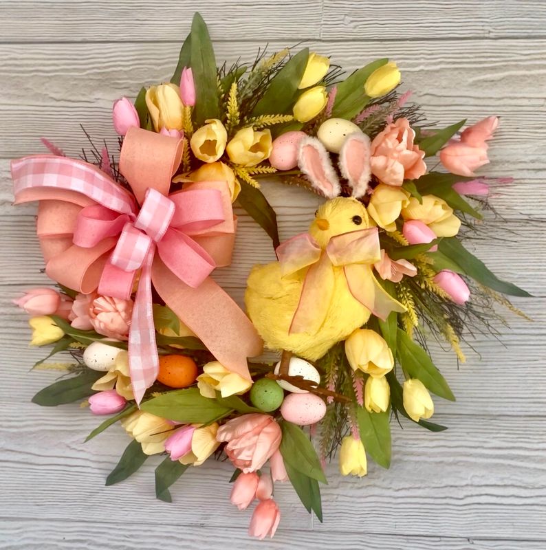 Yellow Chick Easter Tulip Wreath