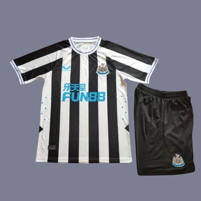 22-23 Newcastle United home jersey