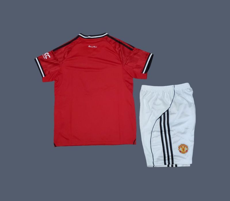 Manchester United 25-26 kids home jersey (full kit)