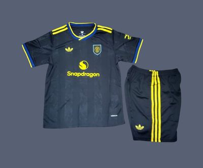 Manchester United 25-26 kids third jersey (full kit)