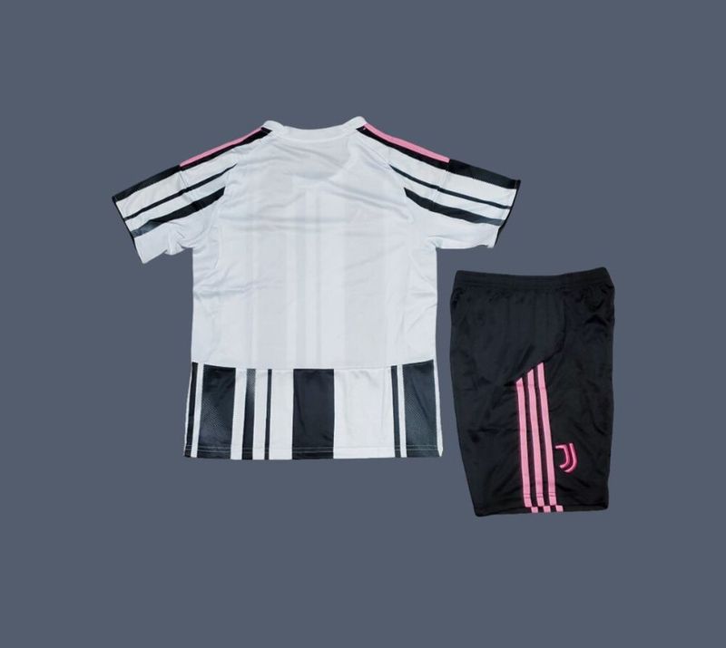 Juventus 25-26 kids home jersey (full kit)