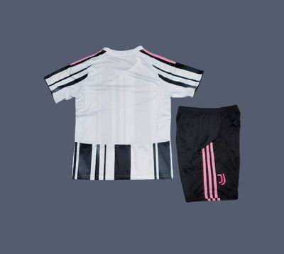 Juventus 25-26 kids home jersey (full kit)