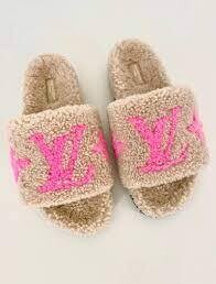 Lv furry mules