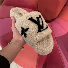 Lv furry mules