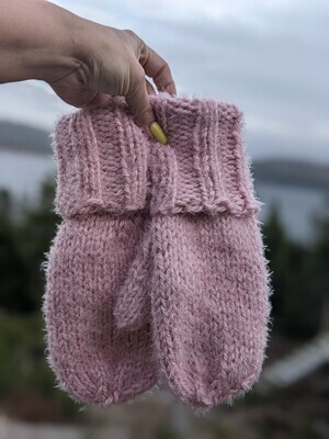 The Cheeky Chic Mittens Knitting Pattern