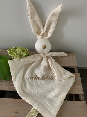 Doudou lapin personnalisé double gaze certifiée oeko tex