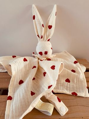Grand Doudou lapin double gaze de coton à motifs bio