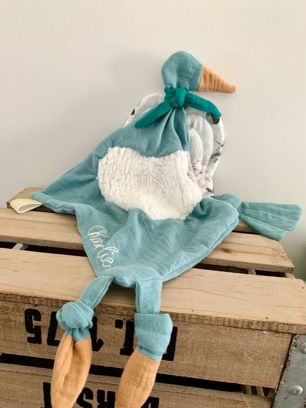 Doudou Oie Personnalisée – Grand Doudou Bébé en Double Gaze Bio avec Emplacement Bola