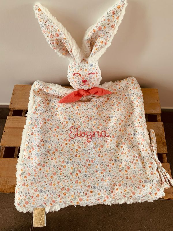 Doudou lapin bola personnalisé coton et peluche bio