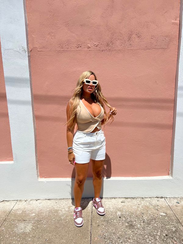 HW White Short