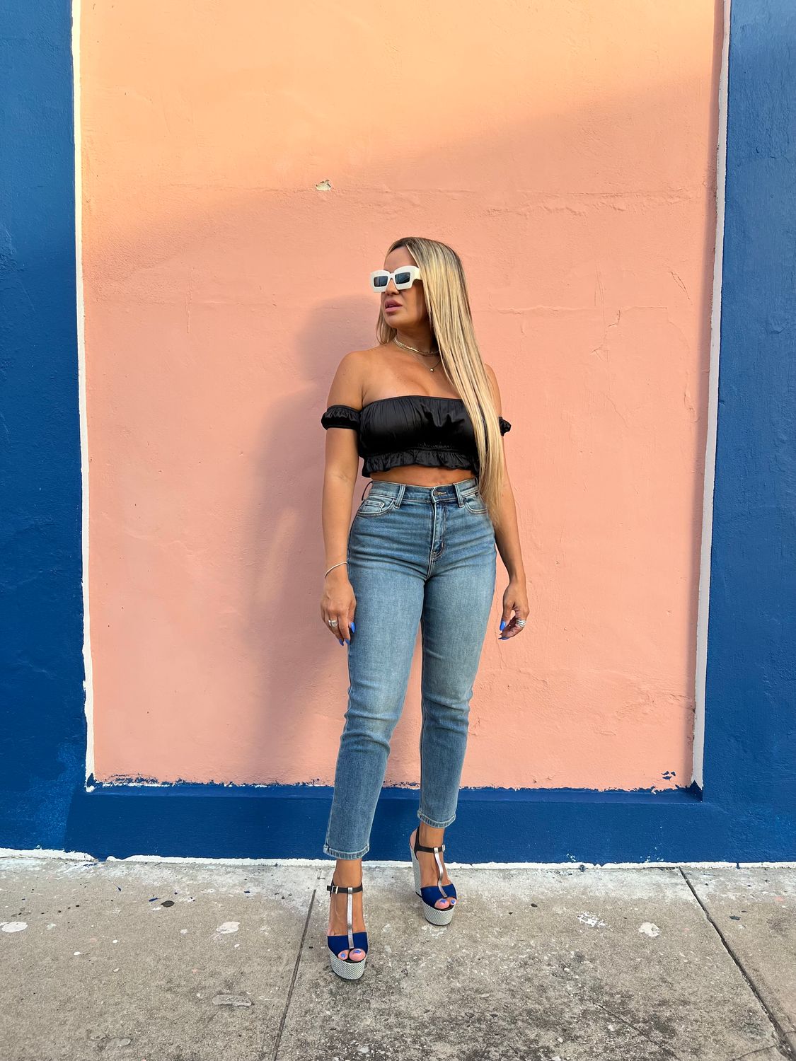 Medium Wash HR Mom Jean