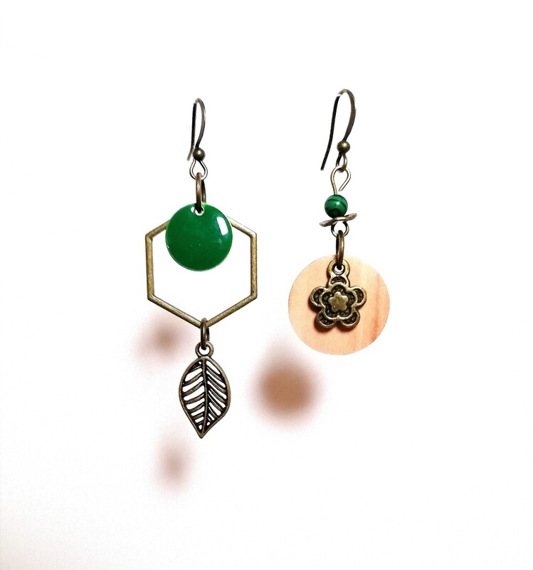 Boucles d'oreilles dépareillées