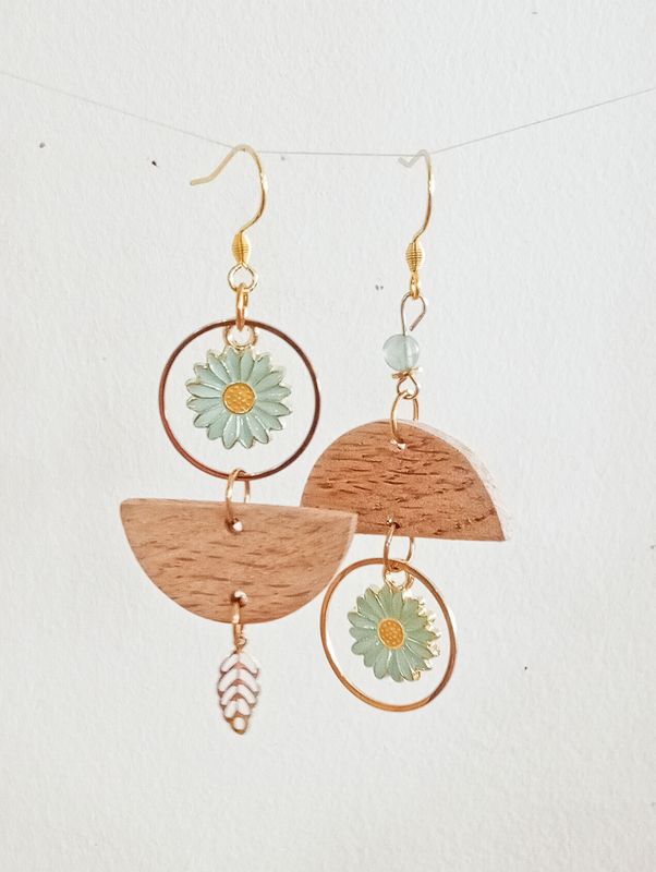 Boucles d'oreilles asymétriques