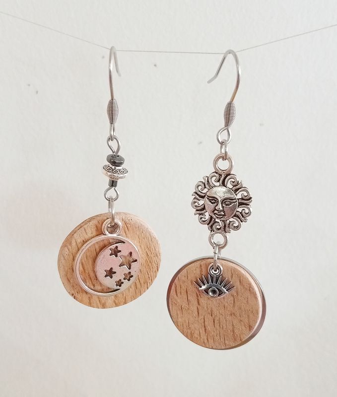 Boucles d'oreilles asymétriques